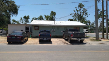 Altha Diner outside