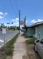 Altha Diner outside