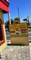 Alberto's Mexican Food outside