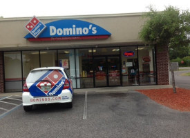 Domino's Pizza outside