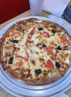 Georgio's Famous Pizza food