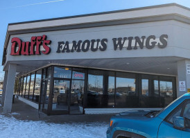 Duff's Famous Wings outside