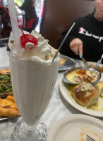 The Soda Fountain Of Venice food