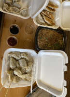 Yu-ton Dumplings House food