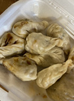 Yu-ton Dumplings House food