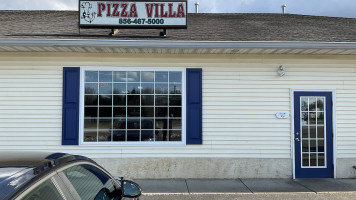 Pizza Villa outside