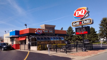 Dairy Queen Grill Chill outside