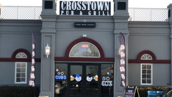 Crosstown Pub Grill outside