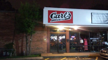 Carl's Corner outside