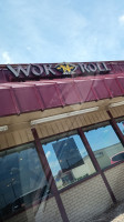 Wok N Roll outside