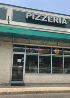 Subworks Pizzeria outside