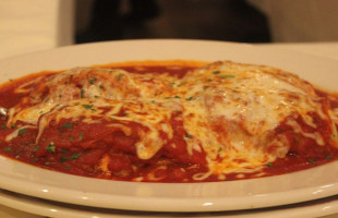 Maggiano's Little Italy food