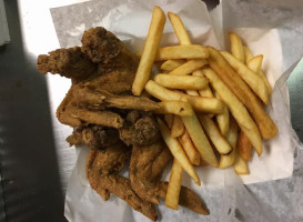 Harold's Chicken Shack food