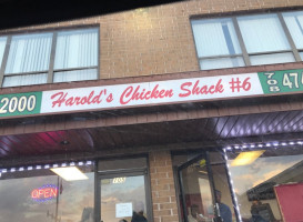 Harold's Chicken Shack inside