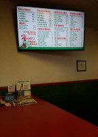 Harold's Chicken Shack inside