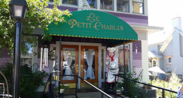 Le Petit Chablis Restaurant and French Bakery outside