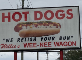 Willie's Wee-nee Wagon food