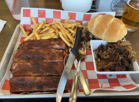 Squealer's Smoke Shack Grill food