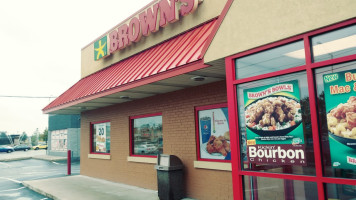 Brown's Chicken outside