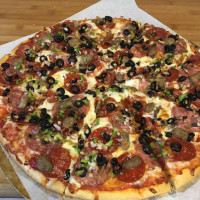 Cottonwood Creek Pizza food