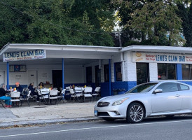 Leno's Clam food