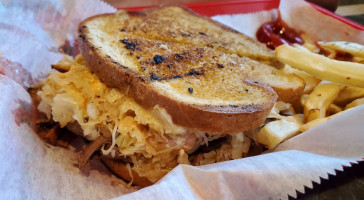 Praters BBQ food