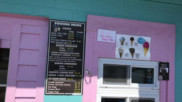 Foxy's Ice Cream food