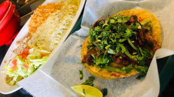 Taqueria El Sol Del Pueblo food