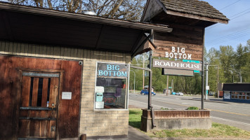 Big Bottom Roadhouse outside