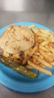 Captain's Cove Grill At Starved Rock Marina food