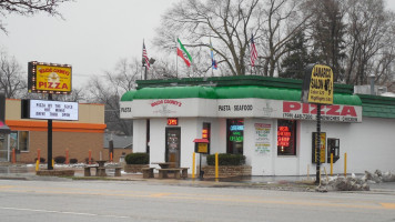 Waldo Cooneys Pizza outside