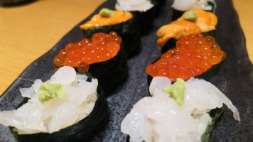 Momo Sushi food