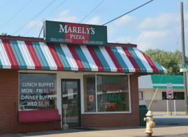 Marely's Pizza outside