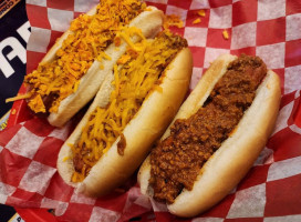 Daddy's Main Street Hot Dog food