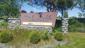 The Links At Moses Pointe outside