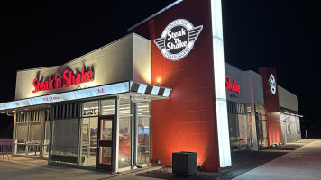 Steak 'n Shake outside