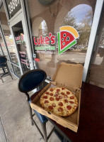 Luke's Legendary Pizza food