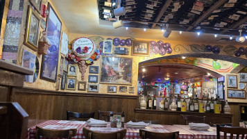 Buca Di Beppo Italian food