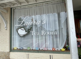 Laura's Tea Room outside