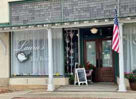 Laura's Tea Room inside