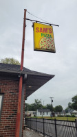 Sam's Pizza outside