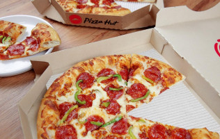 Pizza Hut food