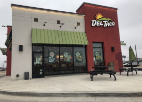 Del Taco outside