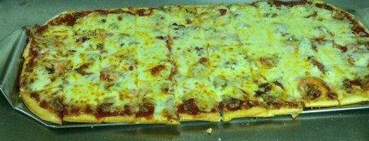 Peppino's Pizza, Llc food