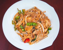 Thai Basil Lindenhurst food