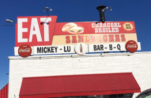 Mickey-lu -b-q inside