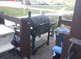 Hannah's Train Depot Seafood Bbq outside