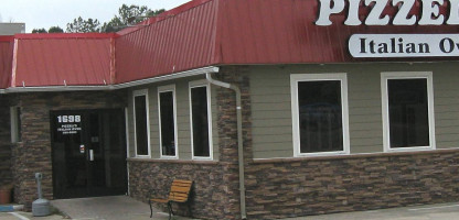 Pizzeli's Italian Oven outside