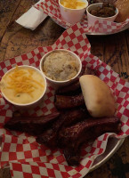 Smokin Pig Express food