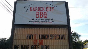 Garden City Bbq inside